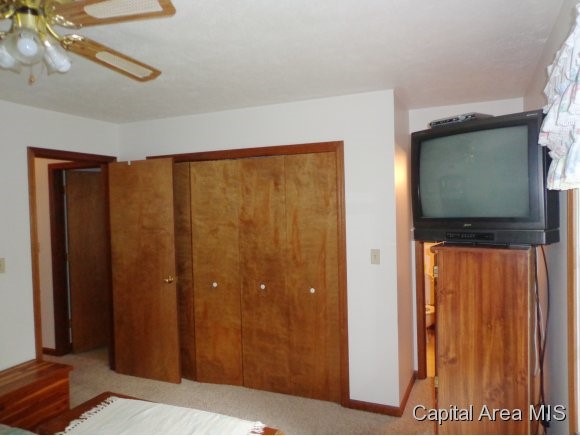 18 Holliday Springfield, IL 62702 - Photo 14 of 15