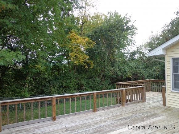 18 Holliday Springfield, IL 62702 - Photo 4 of 15