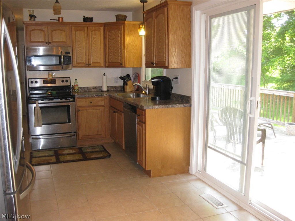 1088 Dussel Road Kent, OH 44240 - Photo 6 of 16 Gallery Image 6