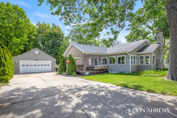 $514,900 | 17284 Coles Park Road, Spring Lake, MI 49456