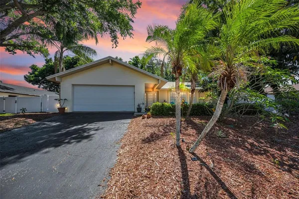 $570,000 | 520 Sandy Hook Road, Palm Harbor, FL 34683