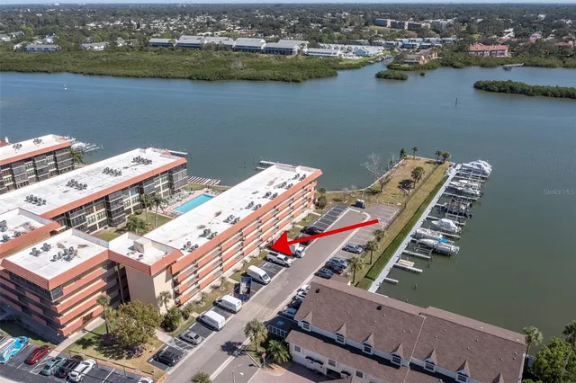 a view of ocean and city view