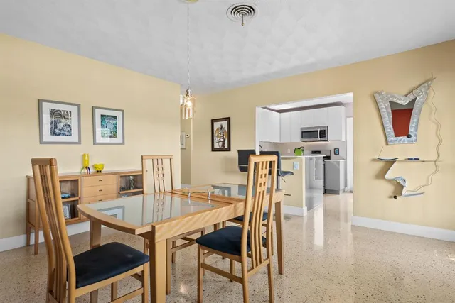 $585,000 | 1175 Grant Street, Hollywood, FL 33019