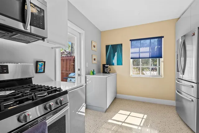 $585,000 | 1175 Grant Street, Hollywood, FL 33019