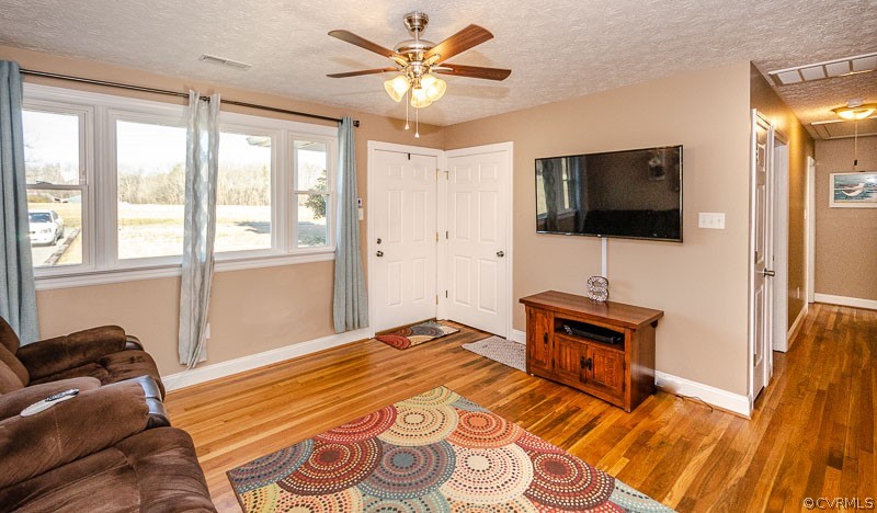 4541 Hopewell Road New Kent, VA 23124 - Photo 8 of 32 Gallery Image 8