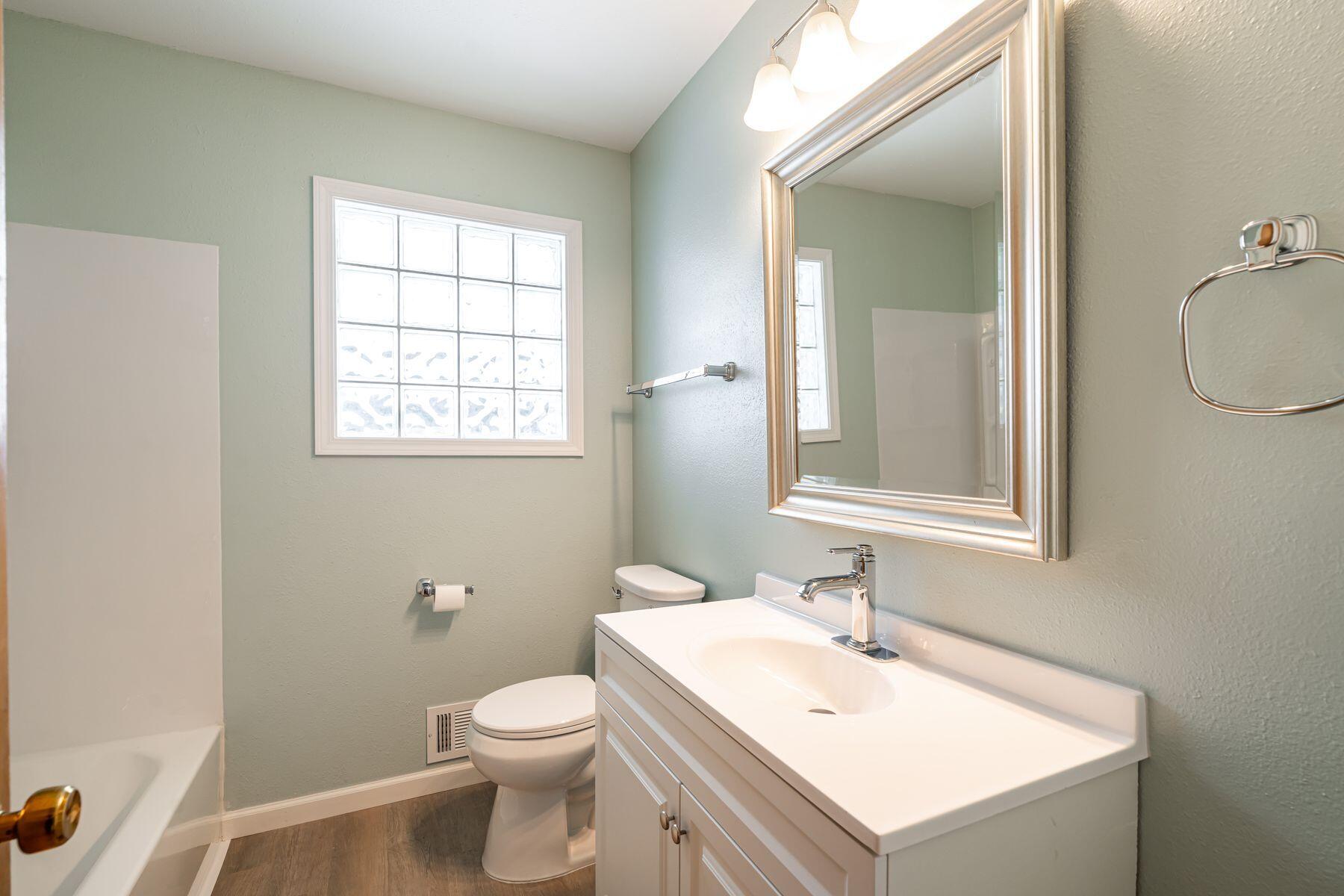 3401 West Wanda Avenue Milwaukee, WI 53221 - Photo 16 of 34 Beautifully Remodeled