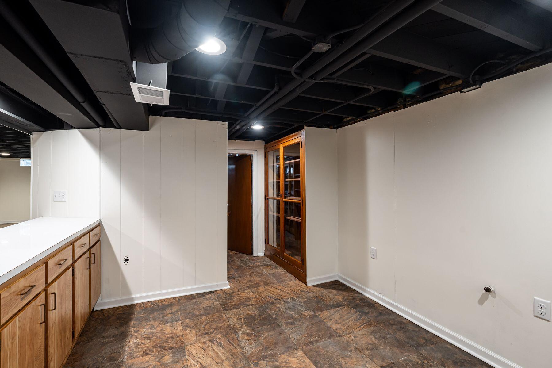 3401 West Wanda Avenue Milwaukee, WI 53221 - Photo 23 of 34 Finished Lower Level