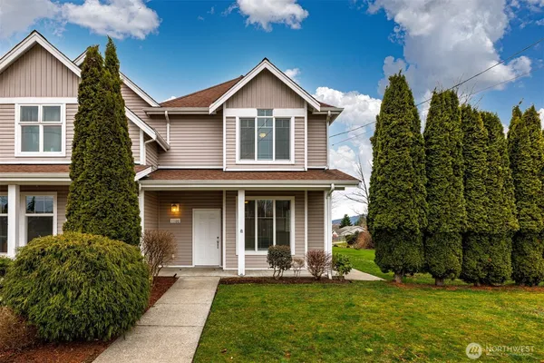 $1,095,000 | 1100 East Illinois Street, Bellingham, WA 98226