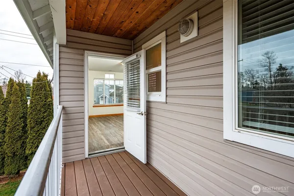 $1,095,000 | 1100 East Illinois Street, Bellingham, WA 98226