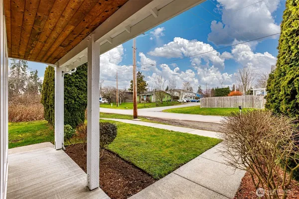 $1,095,000 | 1100 East Illinois Street, Bellingham, WA 98226
