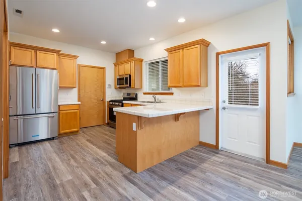 $1,095,000 | 1100 East Illinois Street, Bellingham, WA 98226