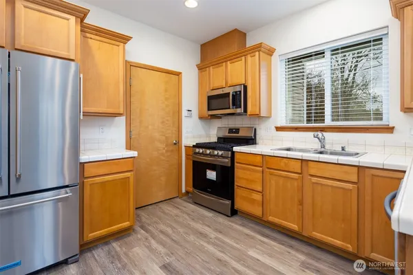 $1,095,000 | 1100 East Illinois Street, Bellingham, WA 98226