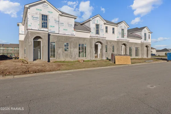 $325,000 | 805 Broyles Lane, Unit 103, Youngsville, LA 70592