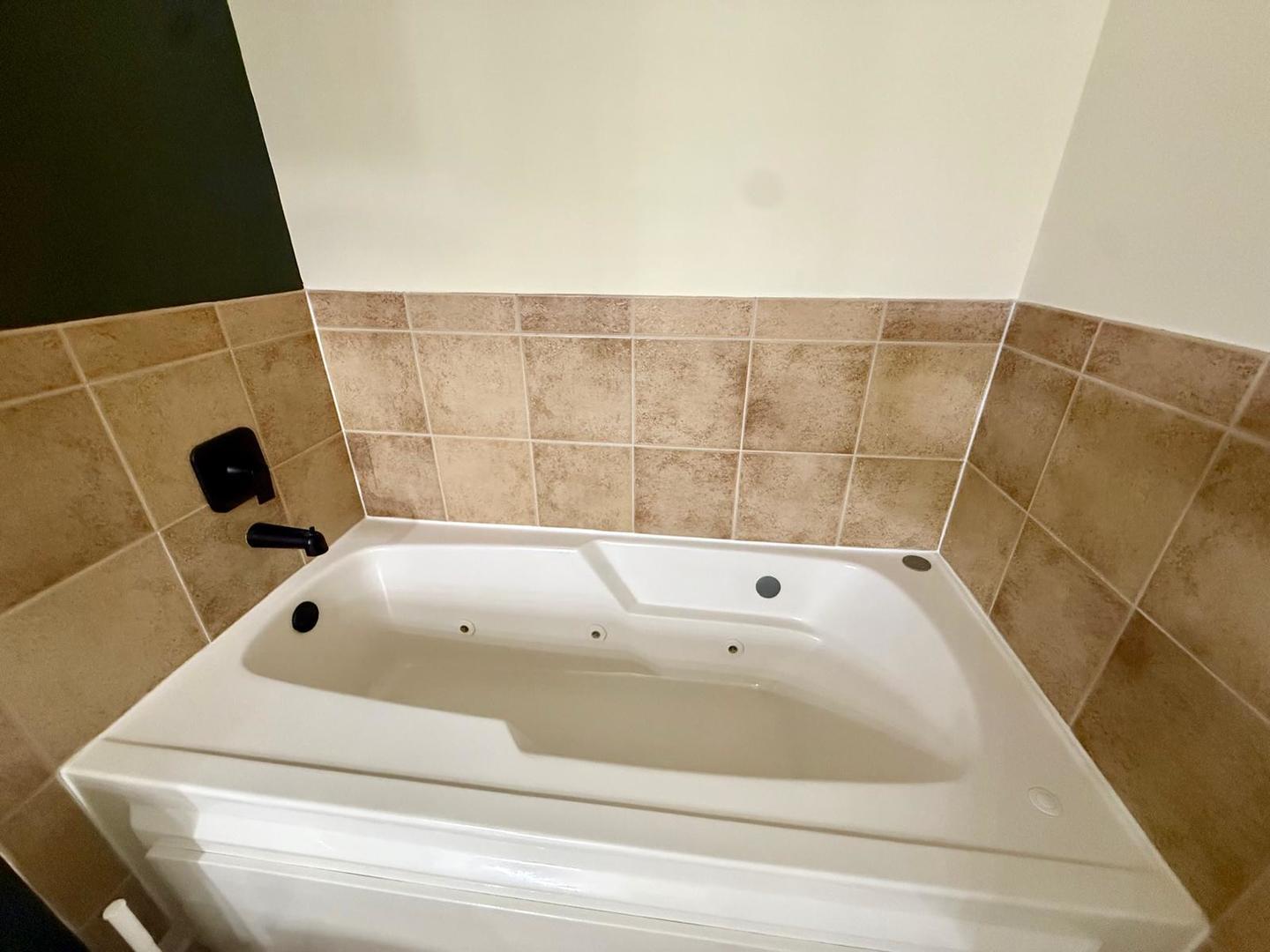 2327 West Wolfram Street, Unit 311 Chicago, IL 60618 - Photo 17 of 29