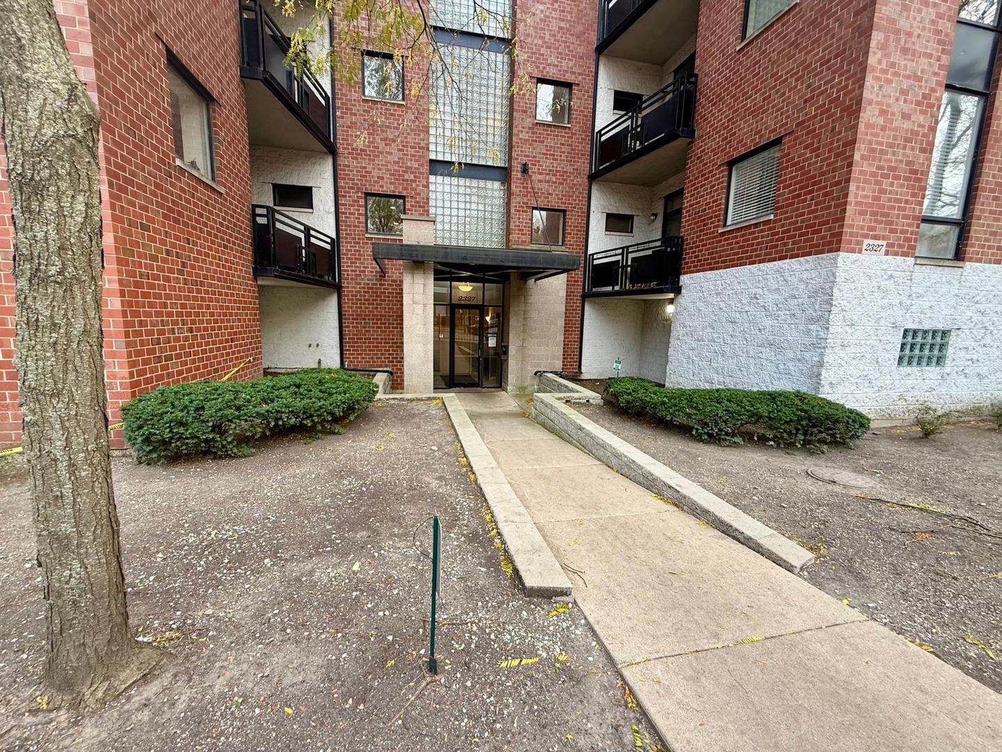 2327 West Wolfram Street, Unit 311 Chicago, IL 60618 - Photo 2 of 29