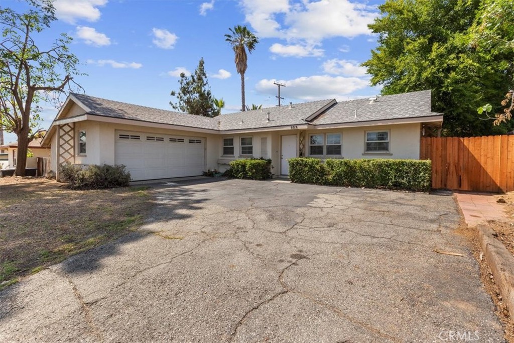 529 West Blaine Street Riverside, CA 92507 - Photo 2 of 26