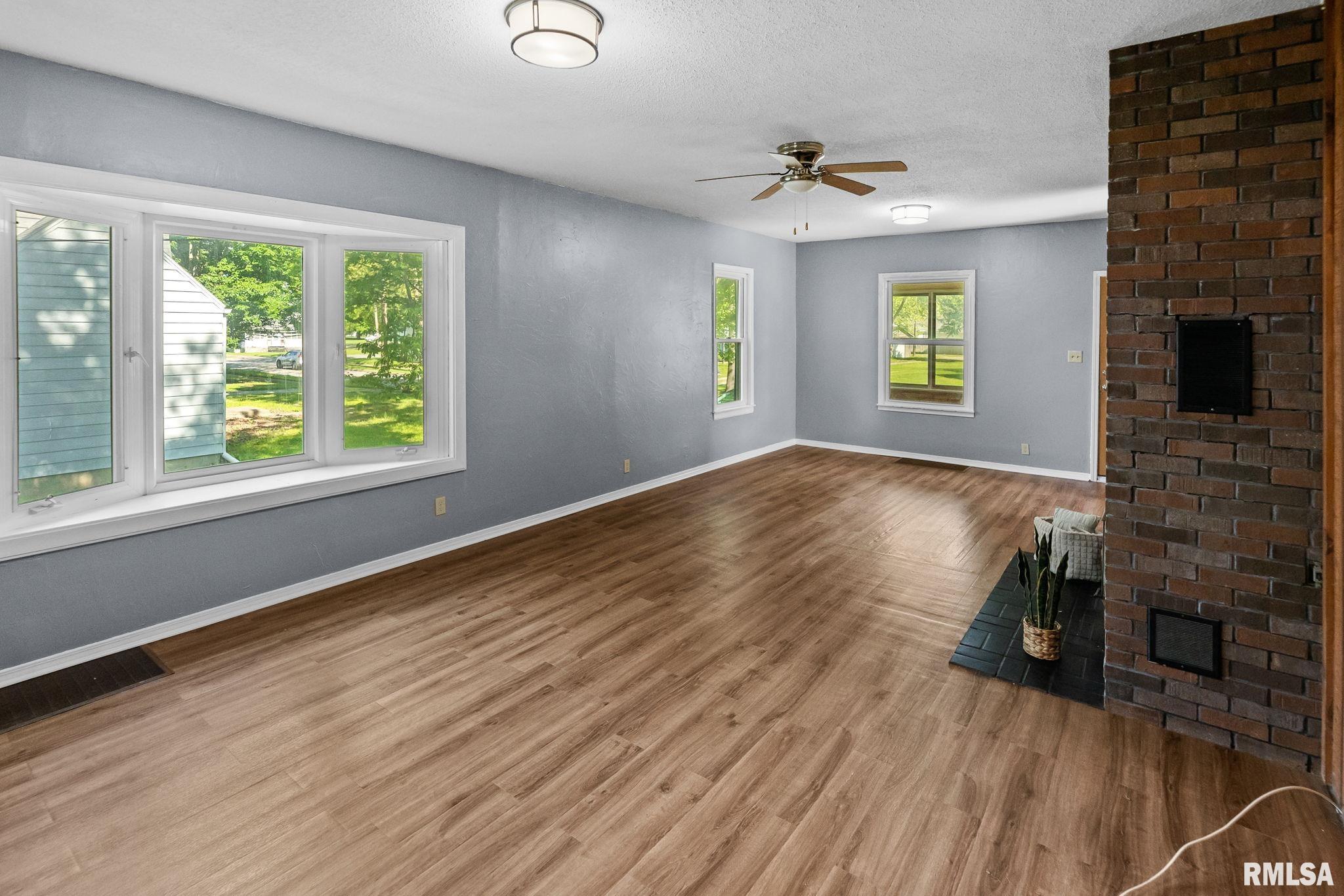 515 East Calumet Street Centralia, IL 62801 - Photo 13 of 37