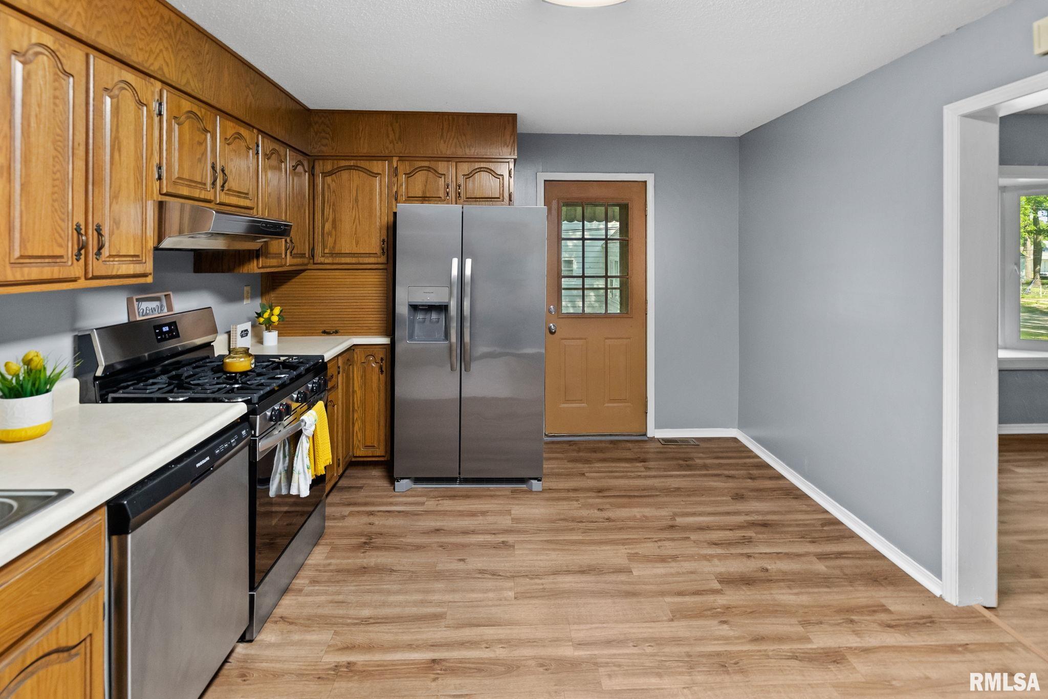 515 East Calumet Street Centralia, IL 62801 - Photo 16 of 37