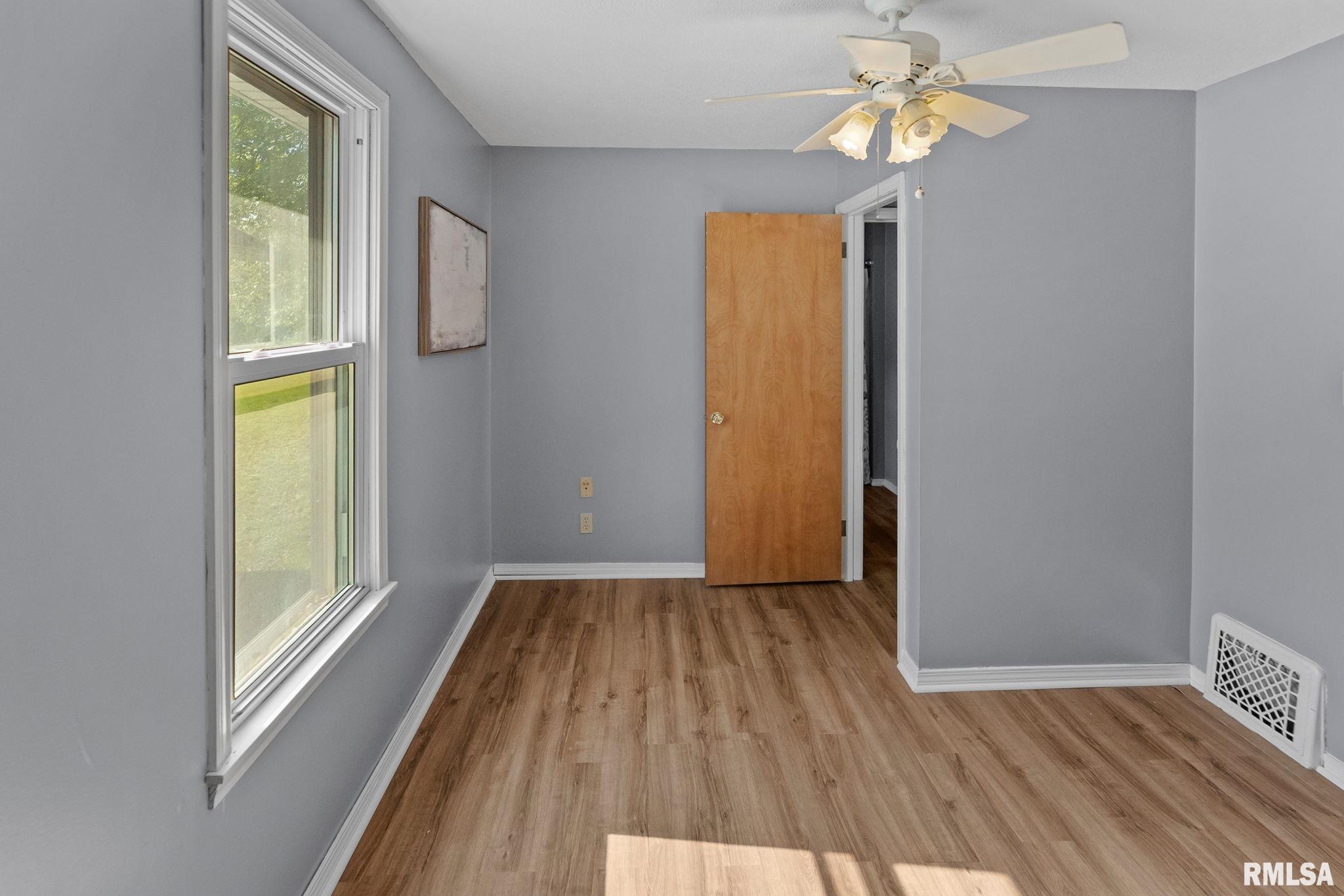 515 East Calumet Street Centralia, IL 62801 - Photo 23 of 37