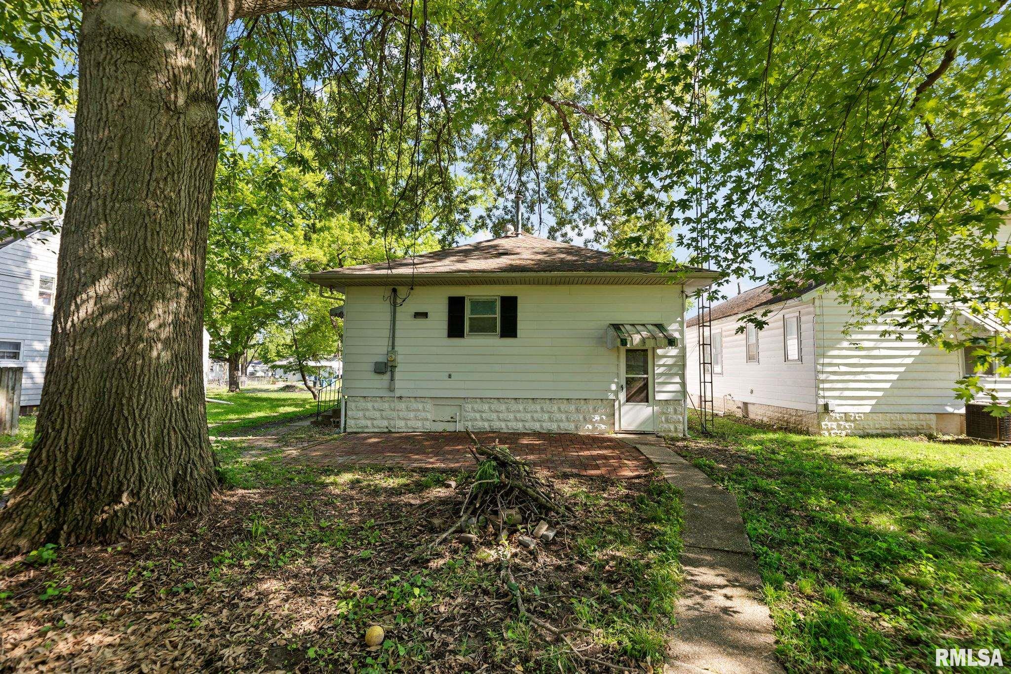 515 East Calumet Street Centralia, IL 62801 - Photo 4 of 37