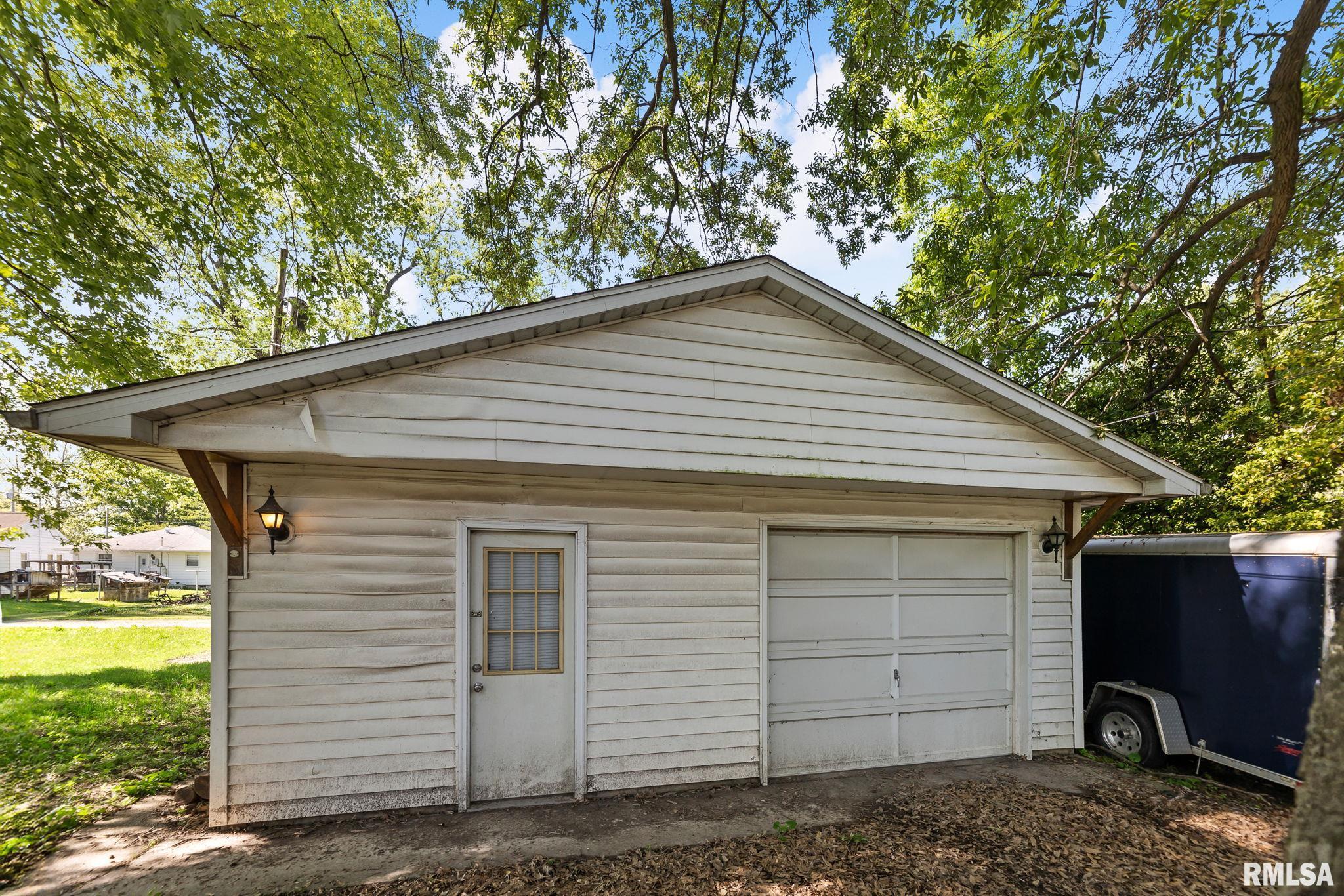 515 East Calumet Street Centralia, IL 62801 - Photo 6 of 37