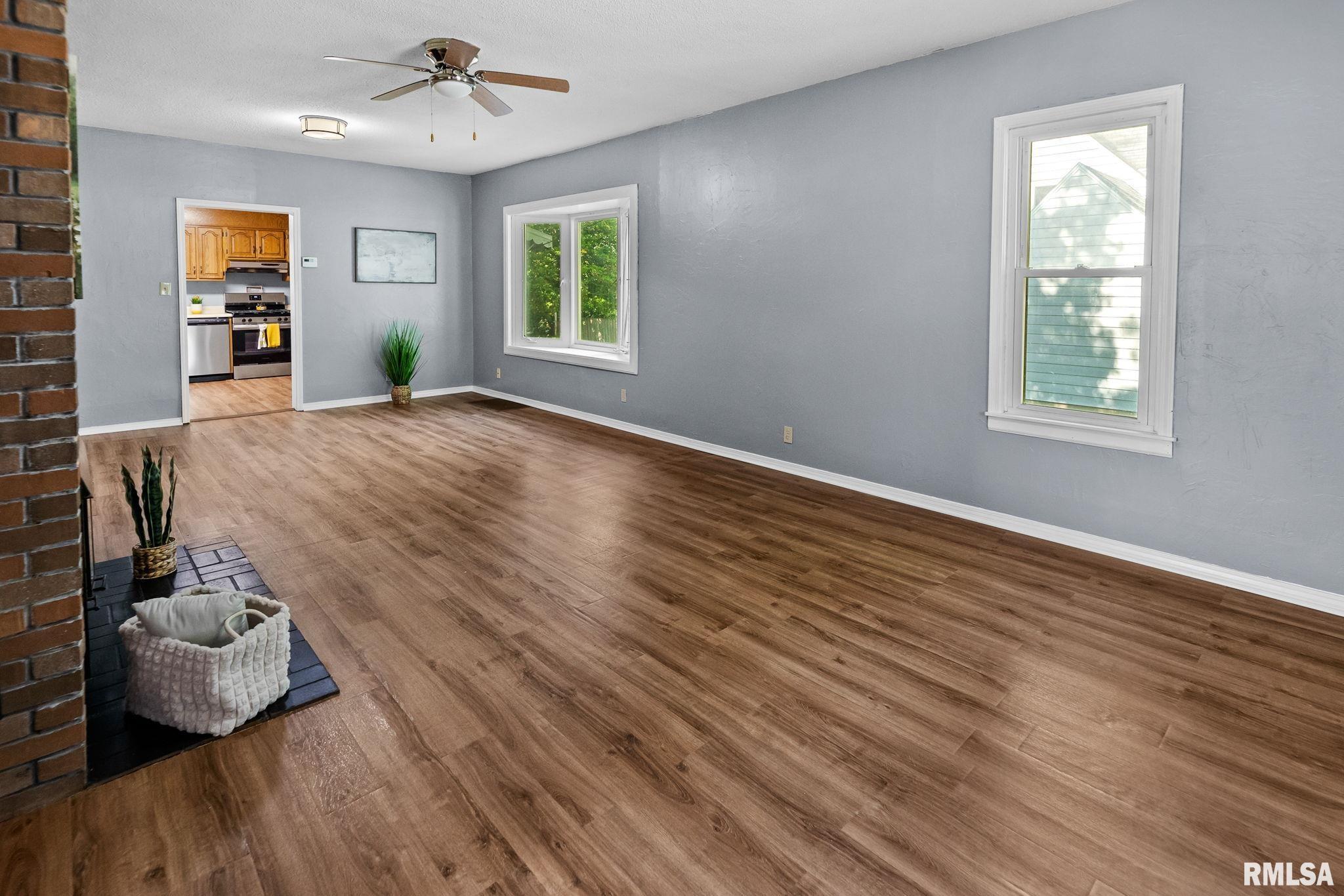 515 East Calumet Street Centralia, IL 62801 - Photo 9 of 37