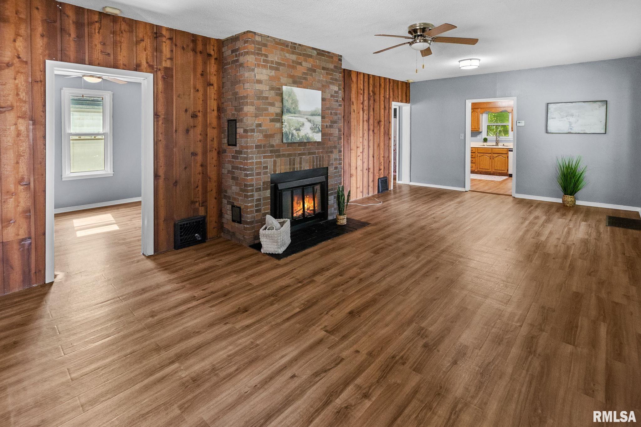 515 East Calumet Street Centralia, IL 62801 - Photo 10 of 37