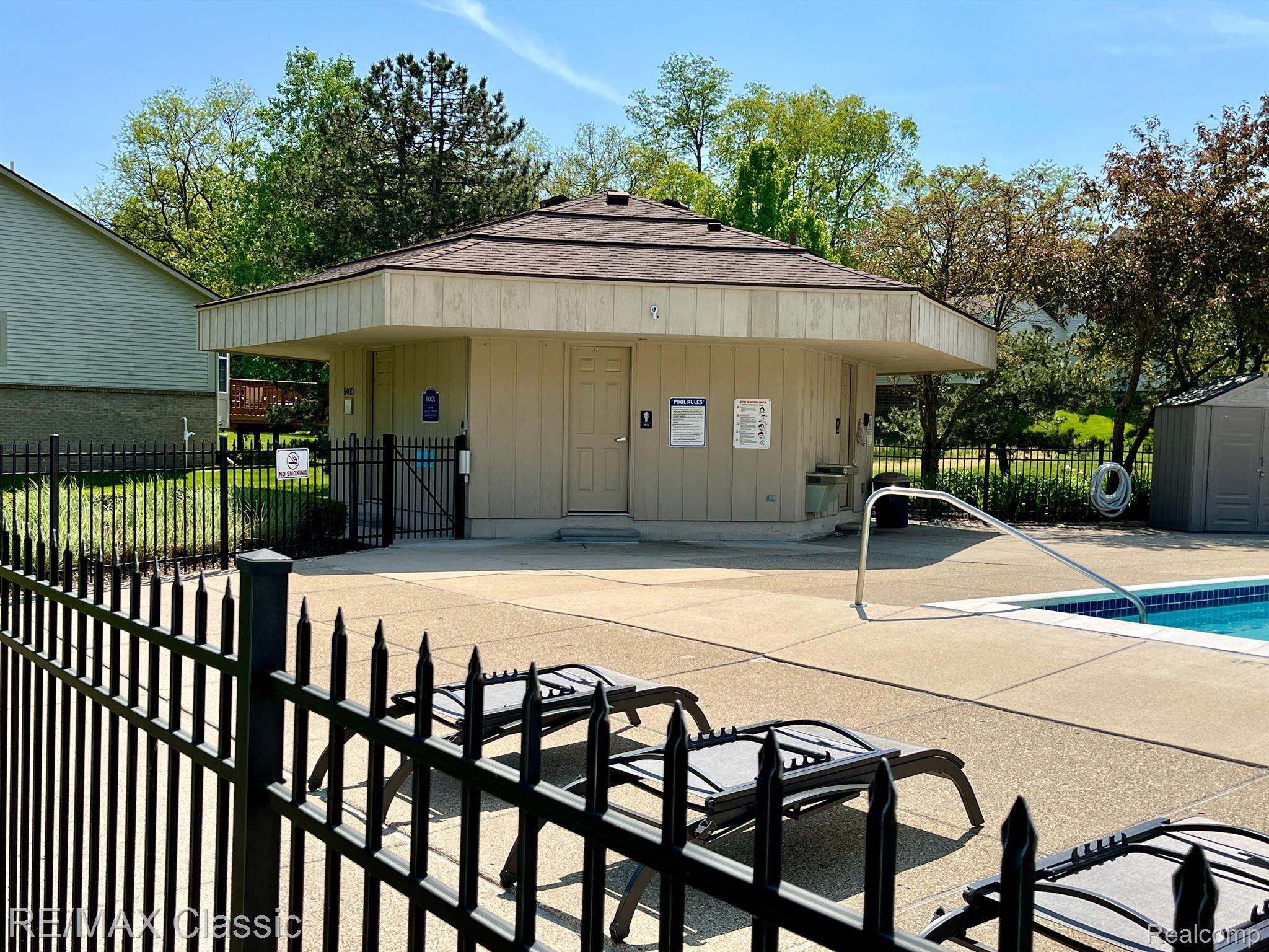 5249 Simpson Lake Road, Unit 70 West Bloomfield, MI 48323 - Photo 27 of 31 Pool area