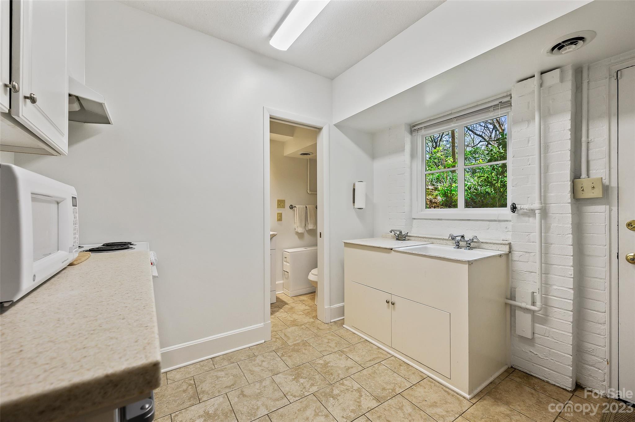 246 Shasta Lane Charlotte, NC 28211 - Photo 34 of 48 a bathroom with a sink a toilet and a shower