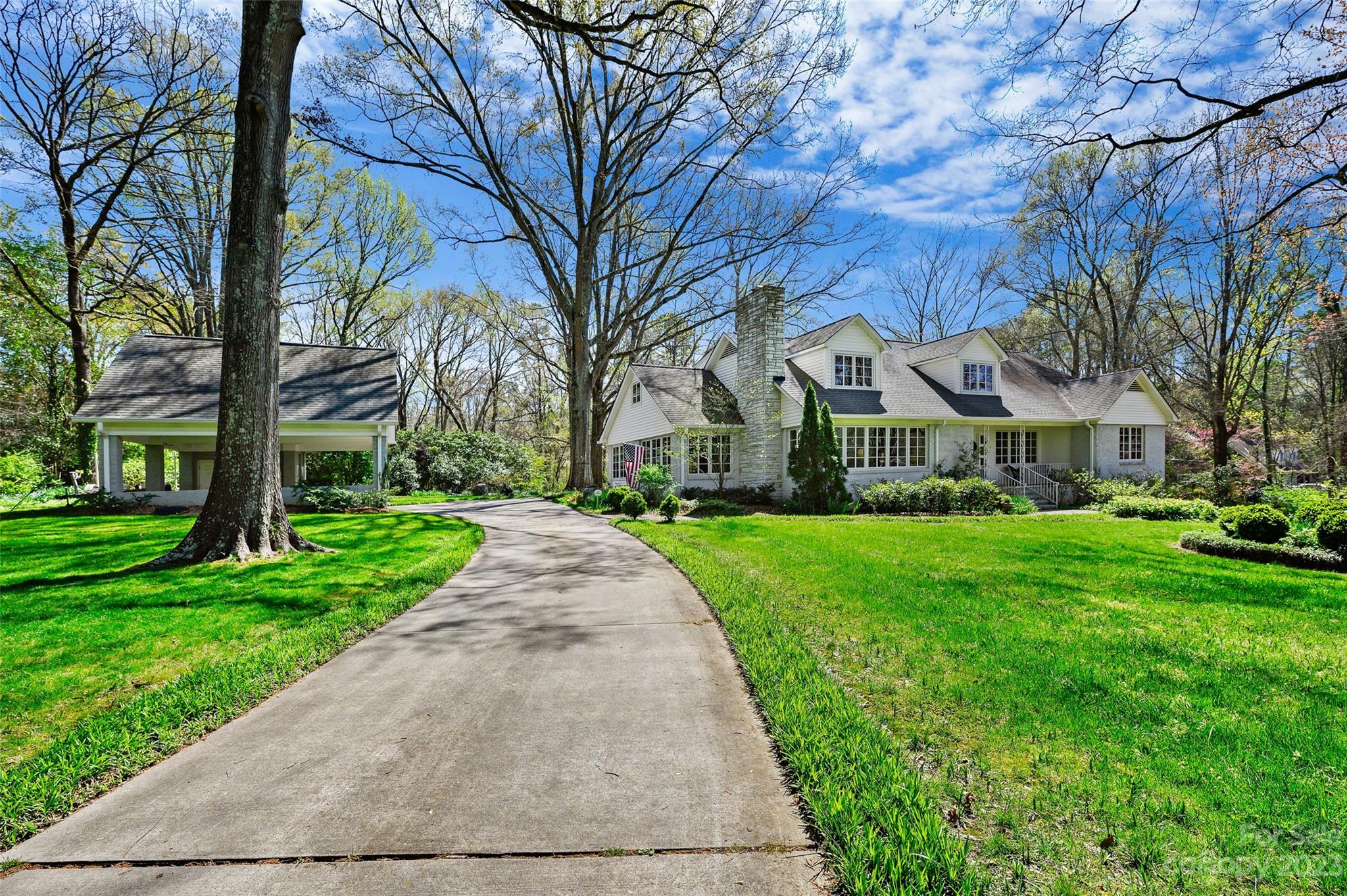 246 Shasta Lane Charlotte, NC 28211 - Photo 42 of 48 a view of a yard with plants and trees