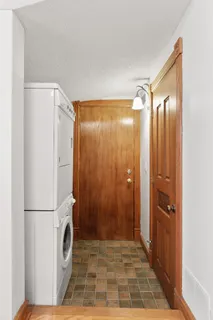$995,000 | 197 North Kent Street, St. Paul, MN 55102