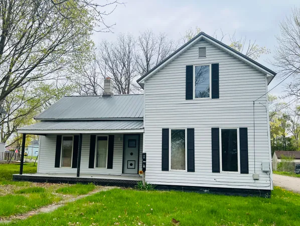 $129,900 | 210 South Division Avenue, Fremont, MI 49412