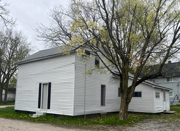 $129,900 | 210 South Division Avenue, Fremont, MI 49412