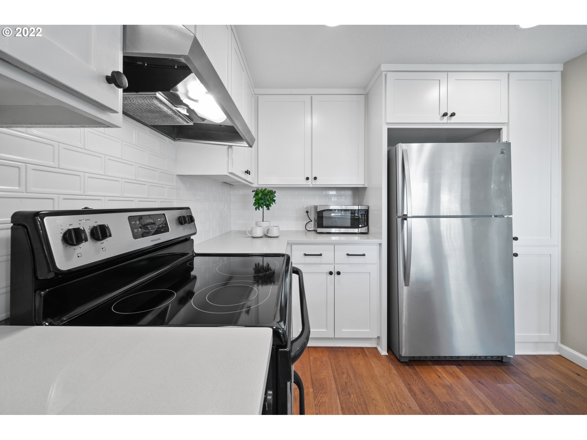 5311 Southwest Brugger Street Portland, OR 97219 - Photo 11 of 31 Gallery Image 11