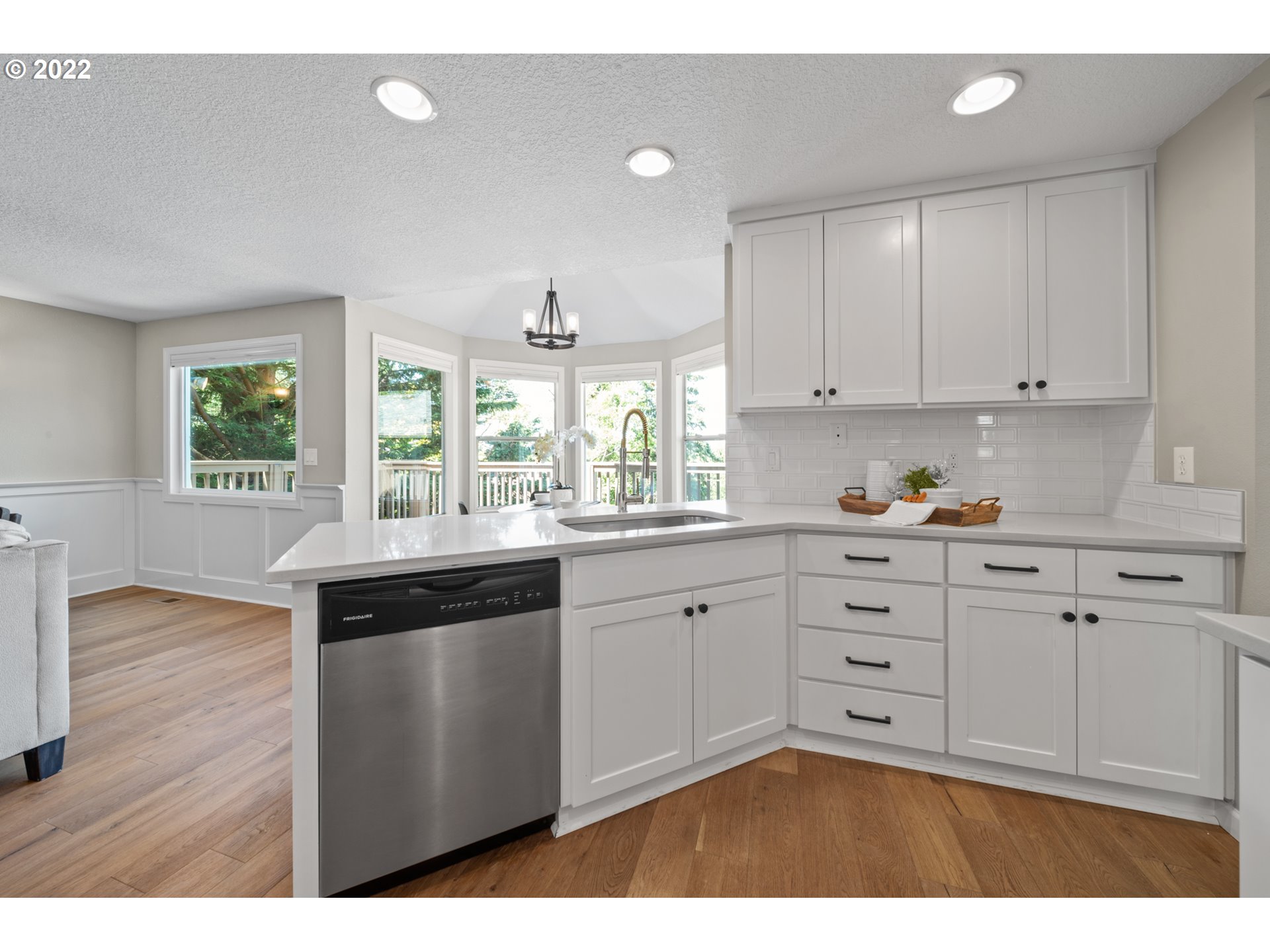 5311 Southwest Brugger Street Portland, OR 97219 - Photo 12 of 31 Gallery Image 12