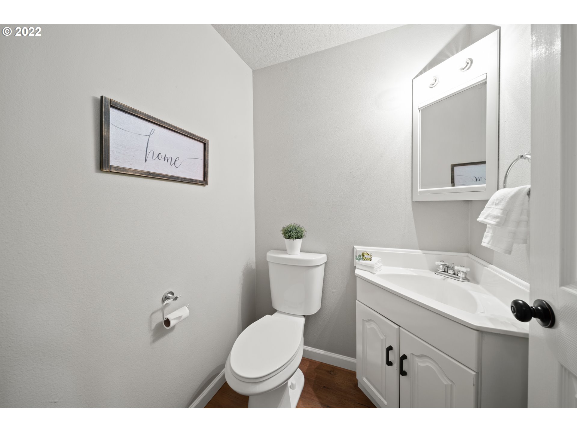 5311 Southwest Brugger Street Portland, OR 97219 - Photo 15 of 31 Gallery Image 15