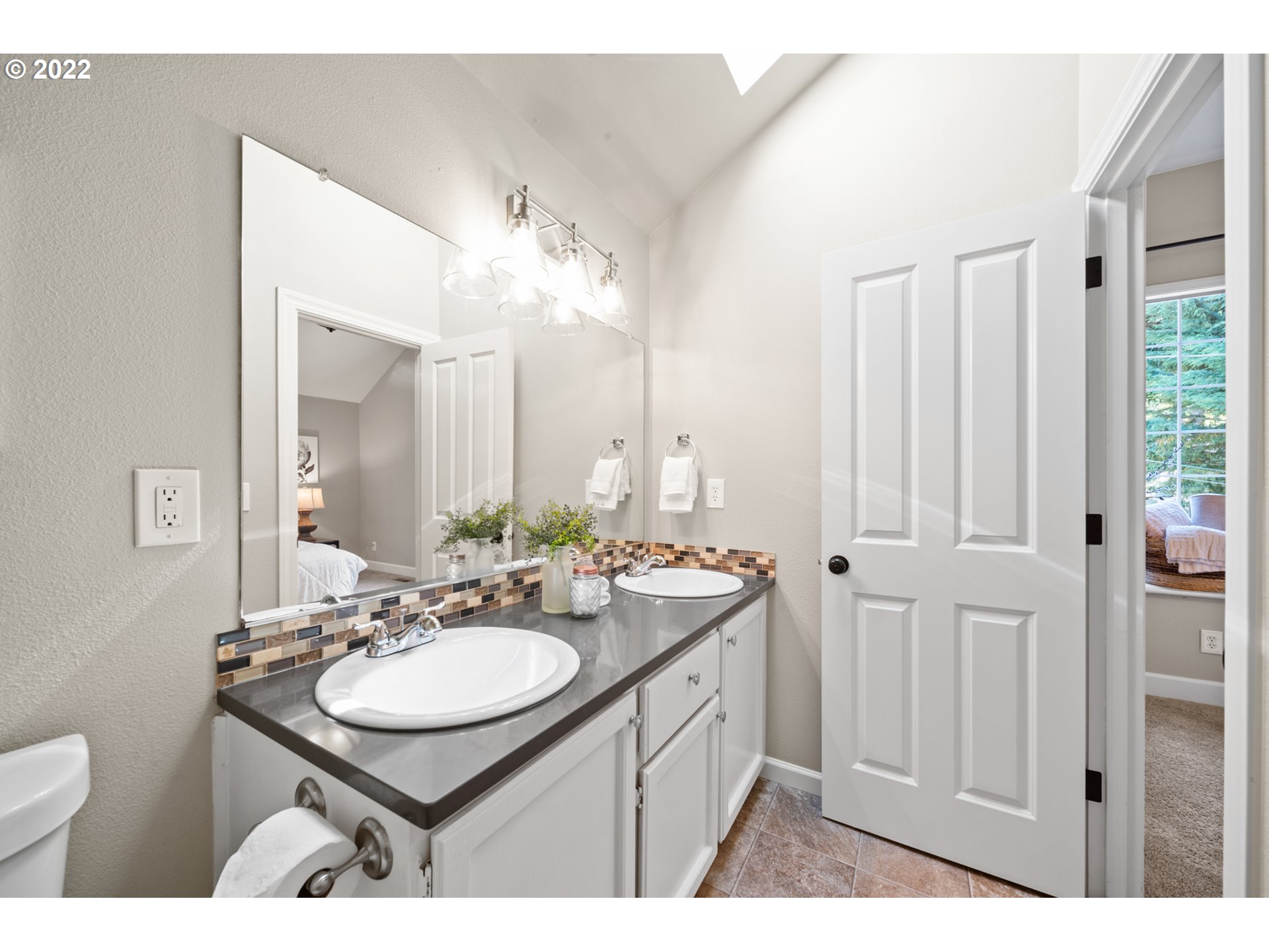 5311 Southwest Brugger Street Portland, OR 97219 - Photo 21 of 31 Gallery Image 21