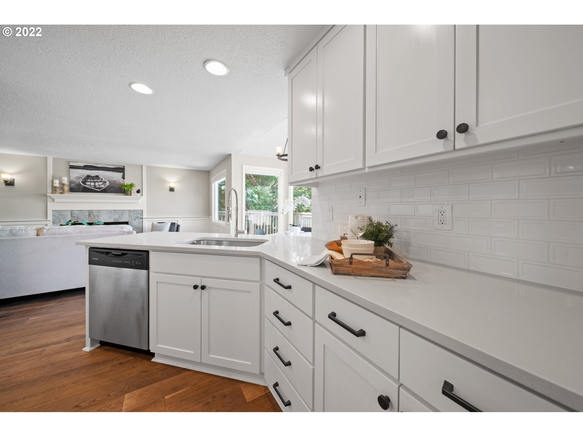 5311 Southwest Brugger Street Portland, OR 97219 - Photo 9 of 31 Gallery Image 9
