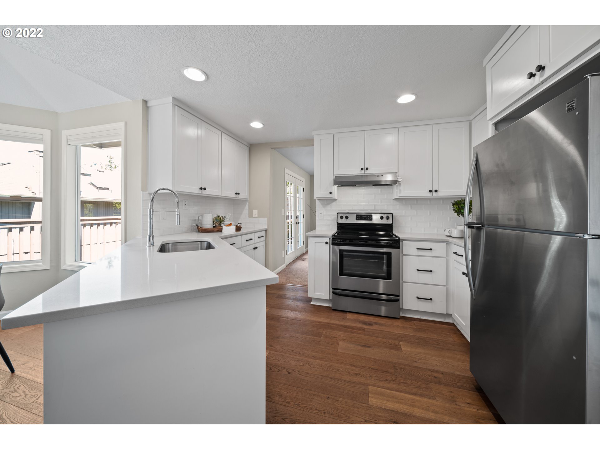 5311 Southwest Brugger Street Portland, OR 97219 - Photo 10 of 31 Gallery Image 10