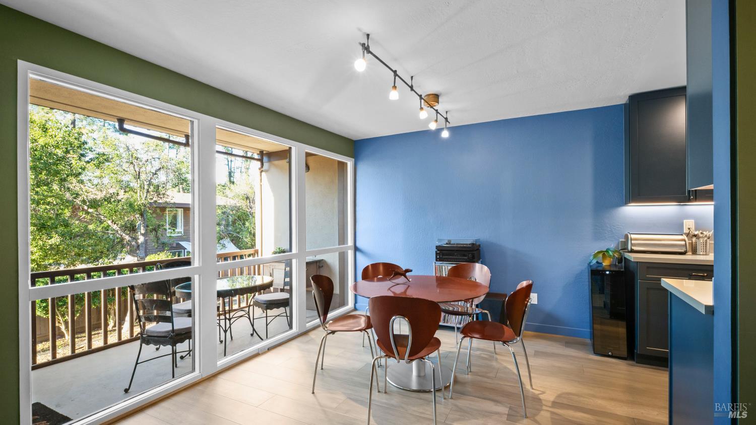 98 Forest Lane San Rafael, CA 94903 - Photo 7 of 44