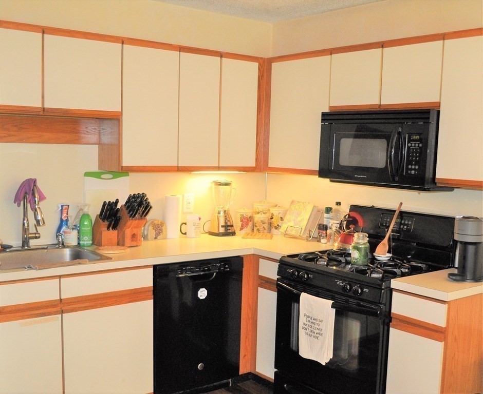 84 Tennis Plaza Road, Unit 64 Dracut, MA 01826 - Photo 5 of 14