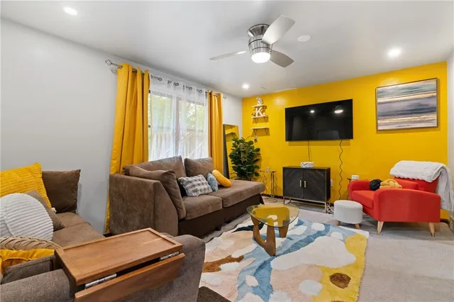 $338,500 | 115 Willow Village Drive, Pittsburgh, PA 15239