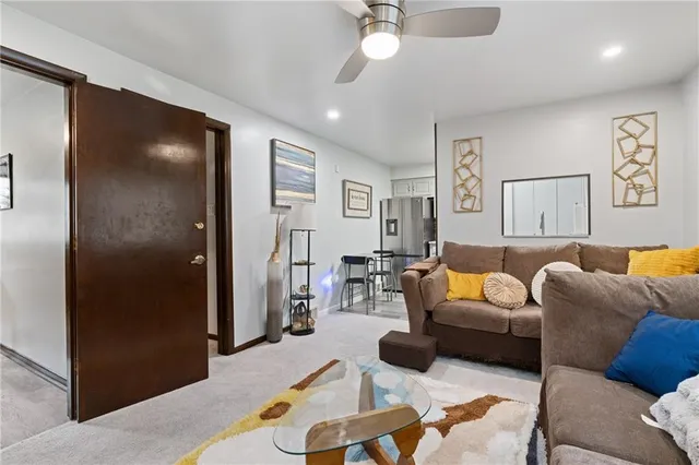 $338,500 | 115 Willow Village Drive, Pittsburgh, PA 15239