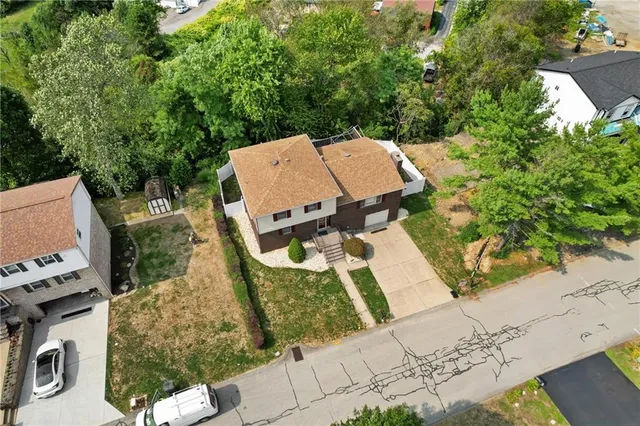 $338,500 | 115 Willow Village Drive, Pittsburgh, PA 15239