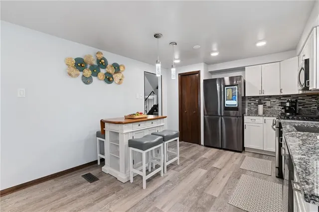 $338,500 | 115 Willow Village Drive, Pittsburgh, PA 15239