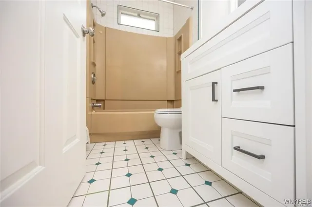 $2,000 | 114 Ashland Avenue, Unit 1, Buffalo, NY 14222