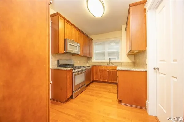 $2,000 | 114 Ashland Avenue, Unit 1, Buffalo, NY 14222