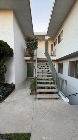 a view of entryway and hall