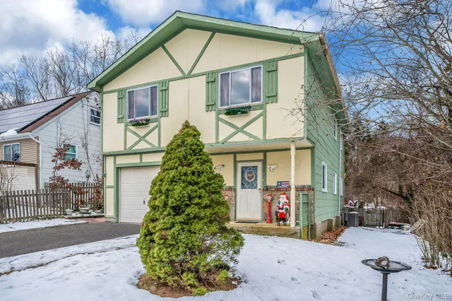 $649,999 | 244 Lakeside Trail, Ridge, NY 11961