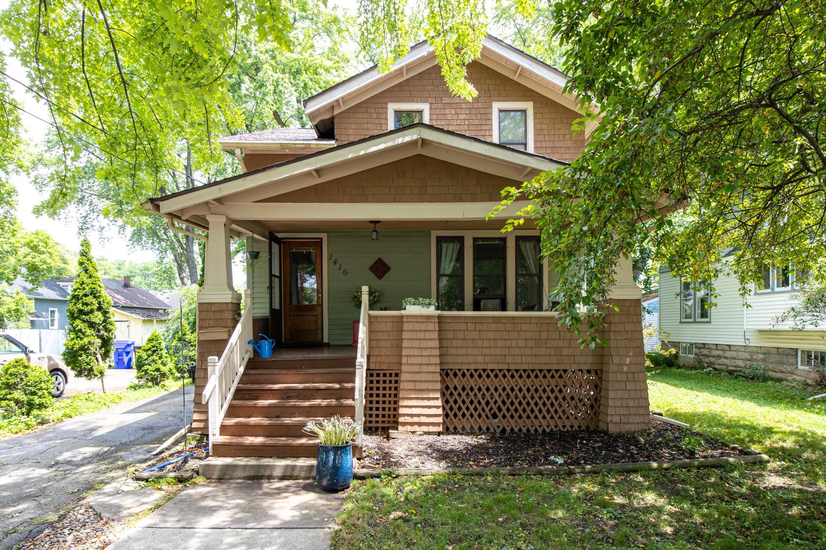 1416 North Superior Street Appleton, WI 54911 - Photo 1 of 27